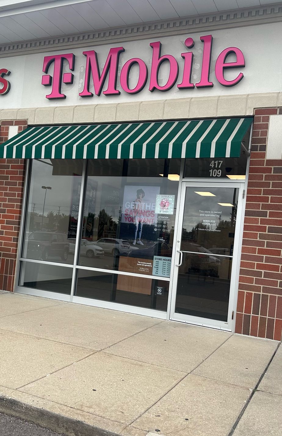 Exterior photo of T-Mobile Store at E Route 173 & Deep Lake Rd, Antioch, IL