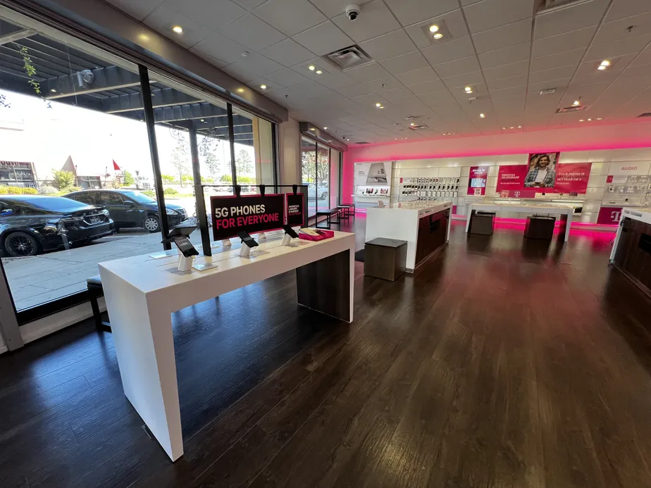  Interior photo of T-Mobile Store at Market St & Mckenzie Ln, Flowood, MS 