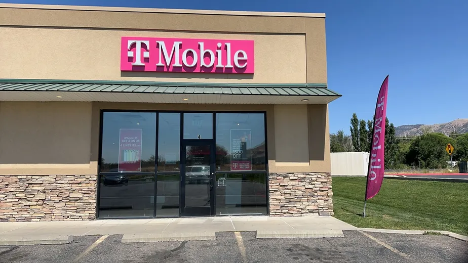  Exterior photo of T-Mobile Store at 1150 S & Main, Brigham City, UT 