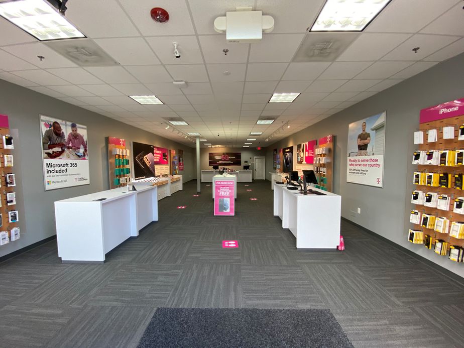 Interior photo of T-Mobile Store at Promenade Fountain, Gainesville, VA