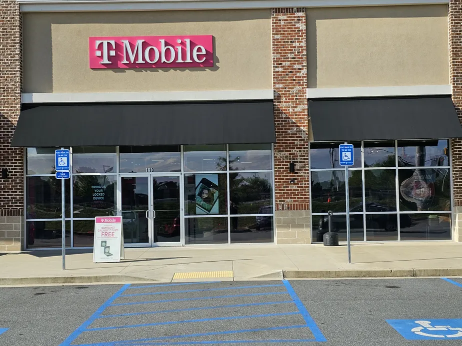  Exterior photo of T-Mobile Store at Cumming Highway & I-575, Canton, GA 