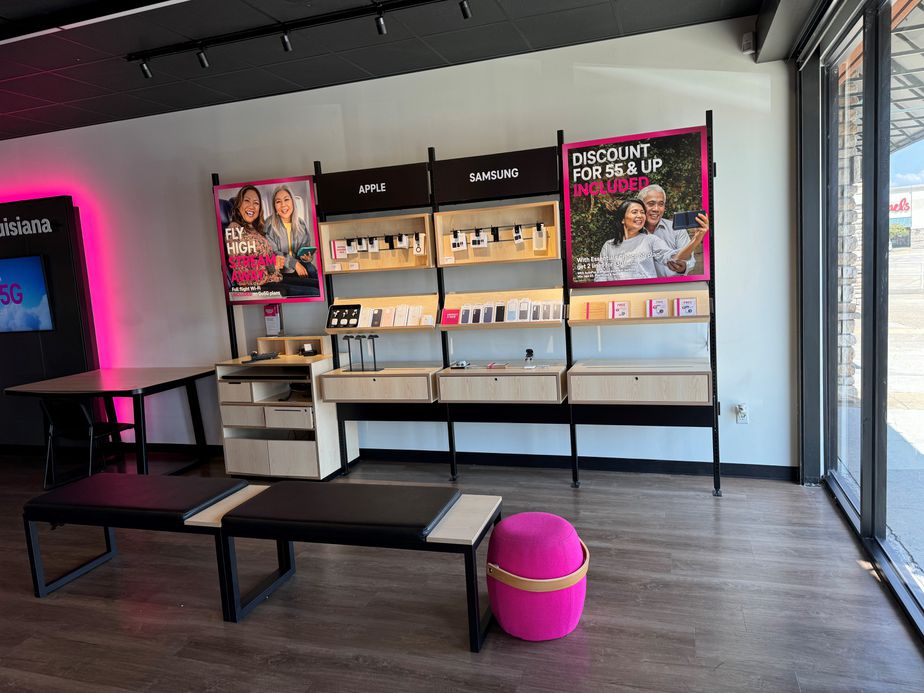 Interior photo of T-Mobile Store at Airline Hwy, Baton Rouge, LA