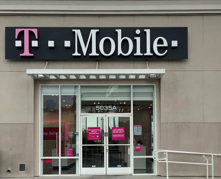 Exterior photo of T-Mobile store at Rosecrans & Ocean Gate, Hawthorne, CA