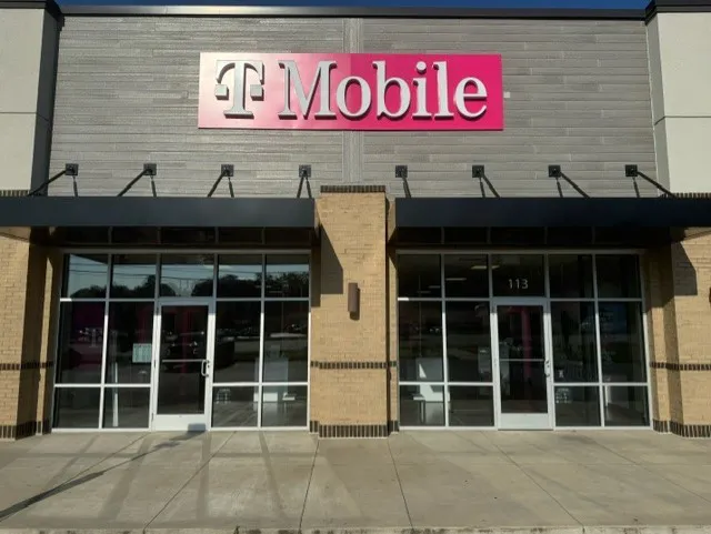  Exterior photo of T-Mobile Store at Hwy 153 & Berean Ln, Hixson, TN 