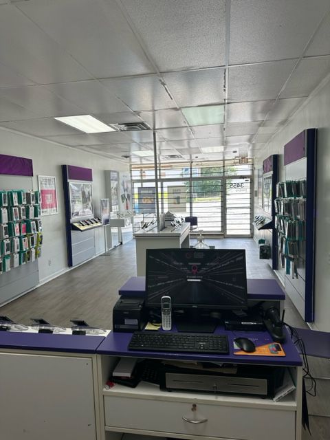  Image alt text 