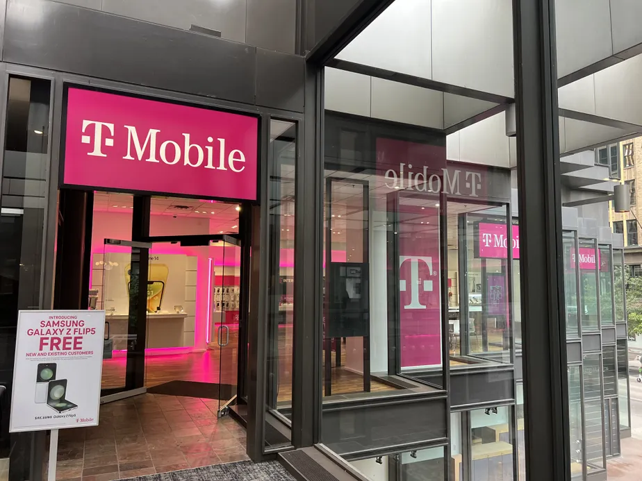 Exterior photo of T-Mobile Store at IDS Crystal Court, Minneapolis, MN