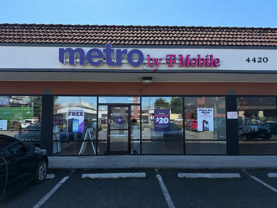 Metro by T-Mobile 4420 PACIFIC HWY E, - 4420 PACIFIC HWY E,