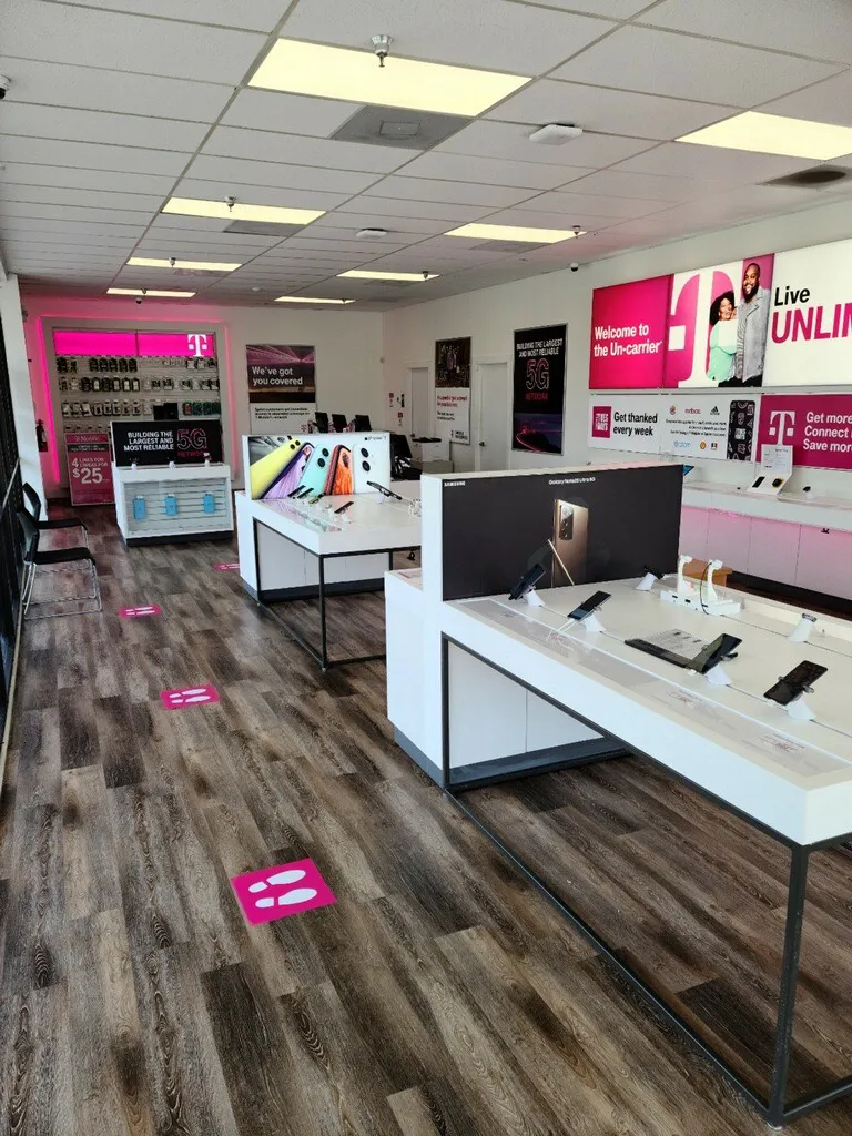  Interior photo of T-Mobile Store at South Daytona, Daytona Beach, FL 