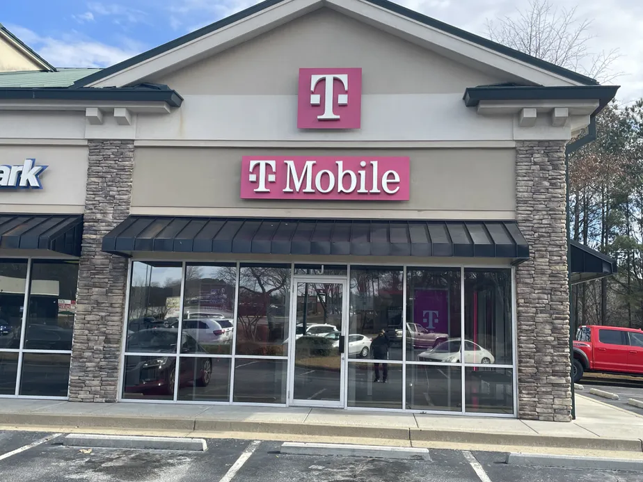  Exterior photo of T-Mobile Store at Sugarloaf Pkwy, Lawrenceville, GA 