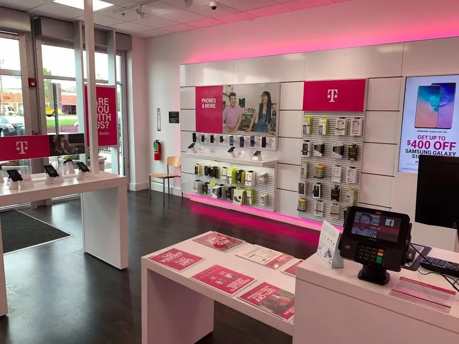 Interior photo of T-Mobile Store at Route 59 & W Stearns Rd 2, Bartlett, IL