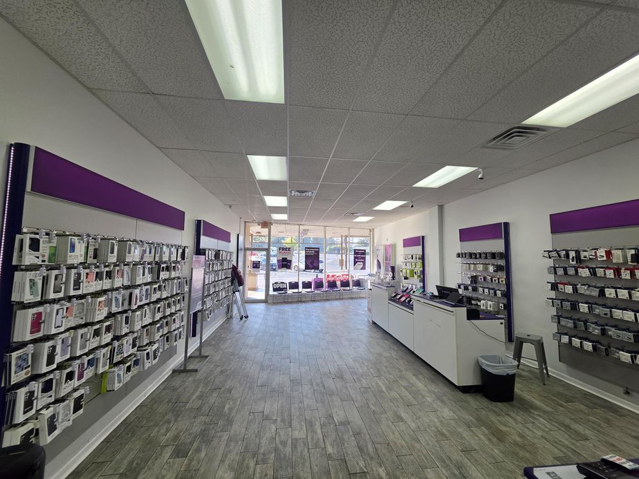 Metro by T-Mobile 3759 Victory Dr - 3759 Victory Dr 