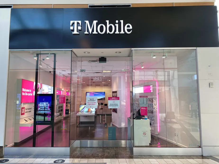 Exterior photo of T-Mobile store at Galleria At Roseville 6, Roseville, CA