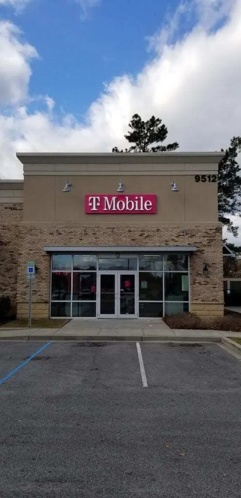  Exterior photo of T-Mobile store at Dorchester Rd & Wescott Blvd, Summerville, SC 