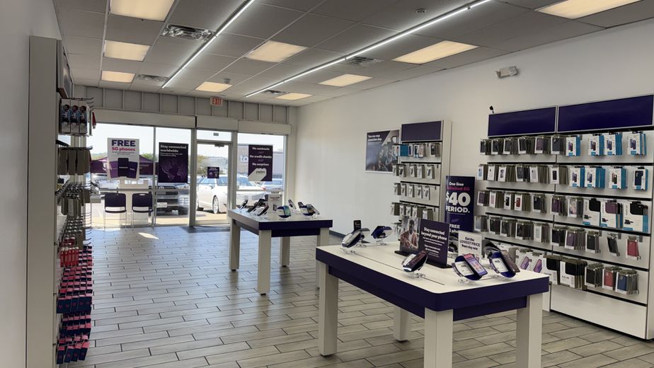 Metro by T-Mobile 1030 Norwood Park Blvd - 1030 Norwood Park Blvd 
