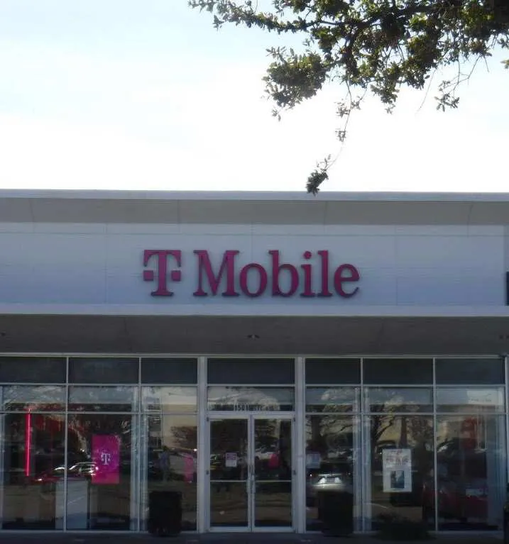 Exterior photo of T-Mobile store at W Bay Area Blvd & Baybrook Square Dr, Webster, TX