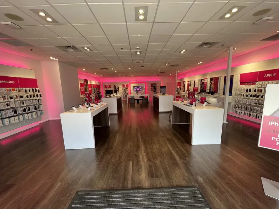 Interior photo of T-Mobile Store at Bolger, Independence, MO