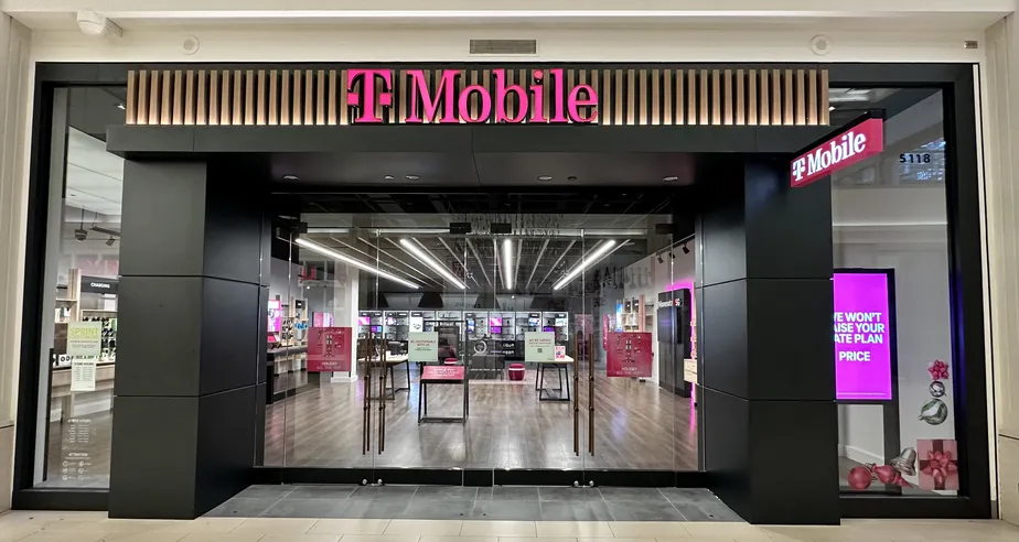 Exterior photo of T-Mobile Store at Mall of America, Bloomington, MN