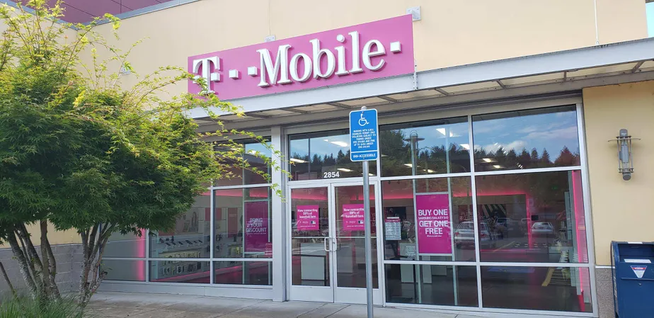  Exterior photo of T-Mobile store at Willamette St & West 29th, Eugene, OR 