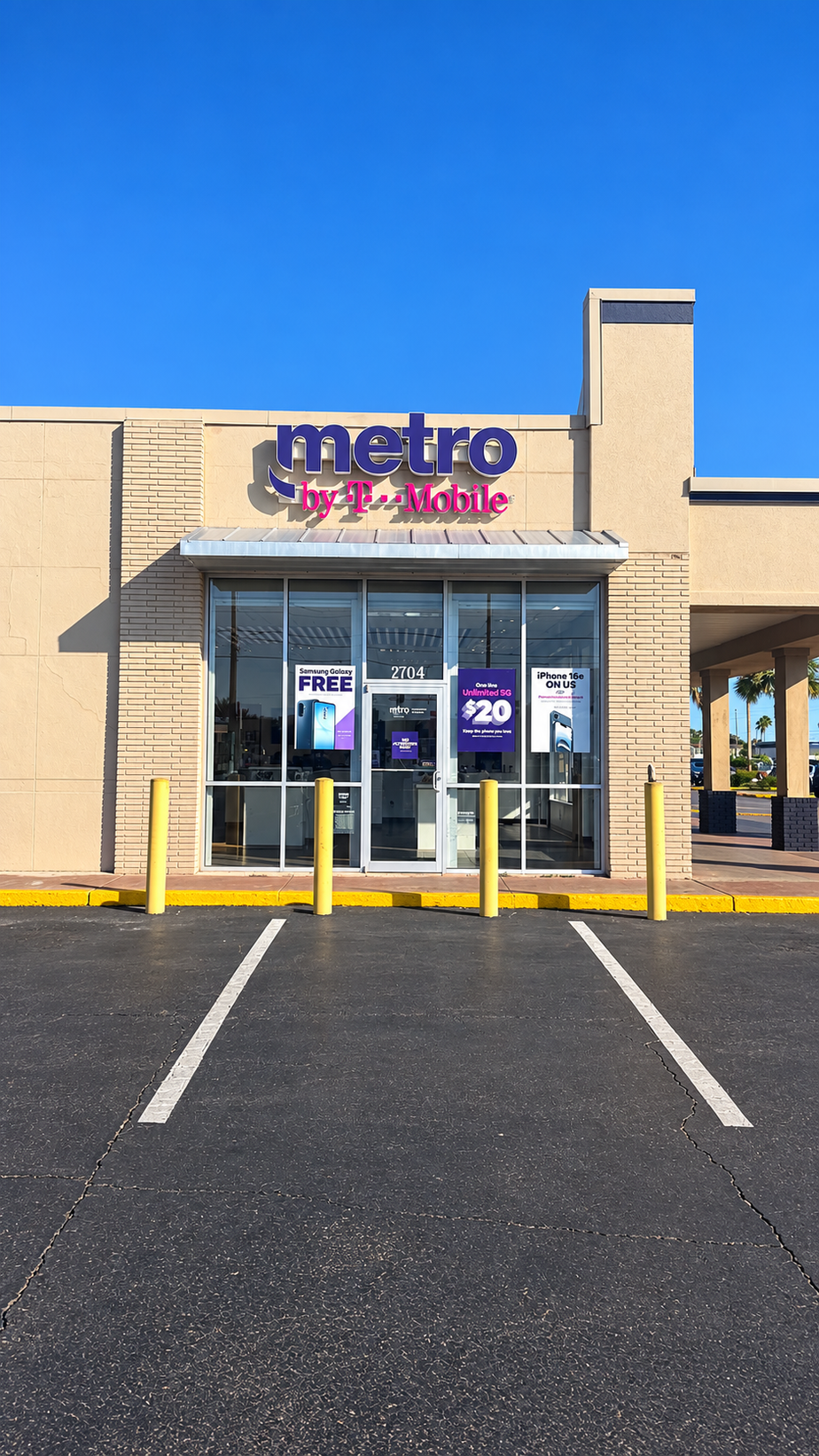 Metro by T-Mobile 2704 North Pine Hills Road - 2704 North Pine Hills Road 