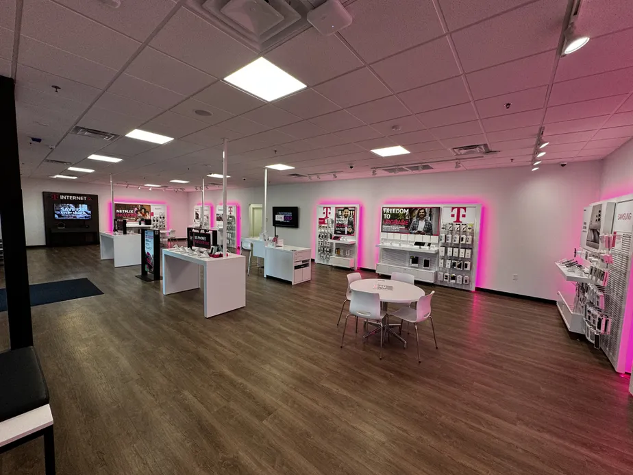  Interior photo of T-Mobile Store at Addison Rd & Belt Line Rd, Addison, TX 