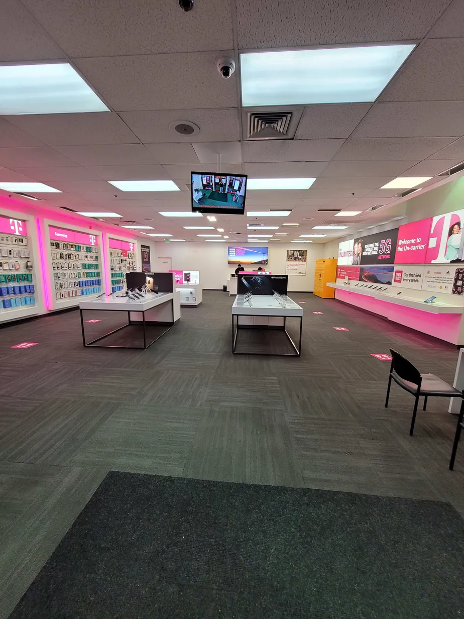  Interior photo of T-Mobile Store at Hawthorne Blvd & W El Segundo Blvd 2, Hawthorne, CA 