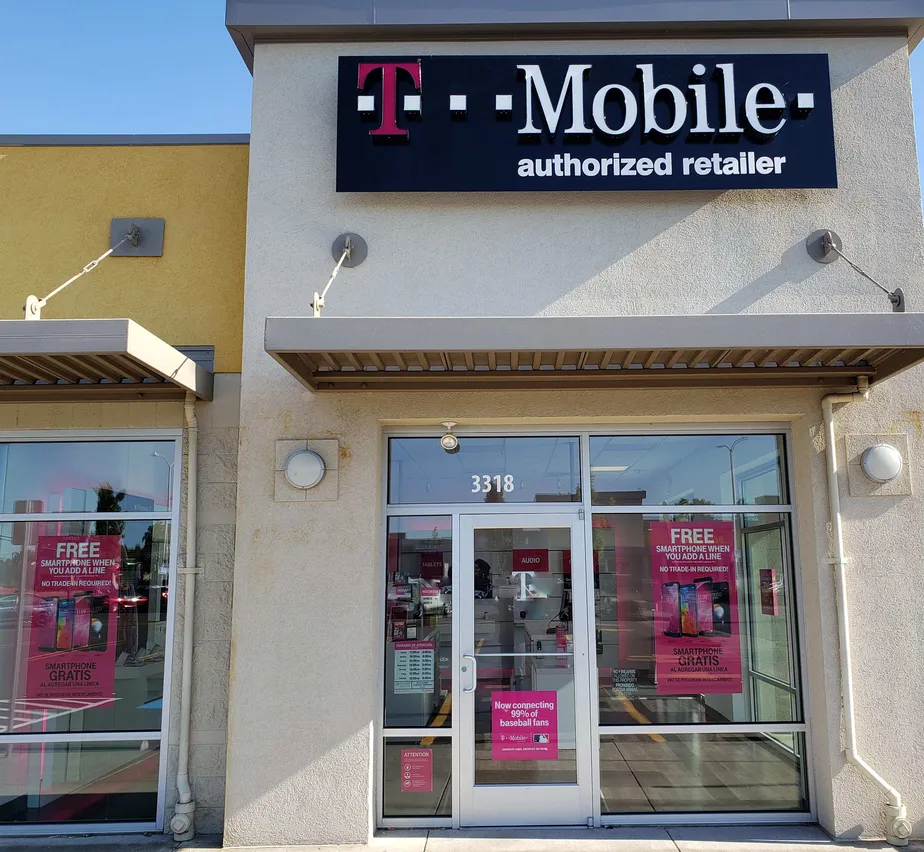  Exterior photo of T-Mobile store at Lancaster Dr Ne & Silverton Rd Ne, Salem, OR 
