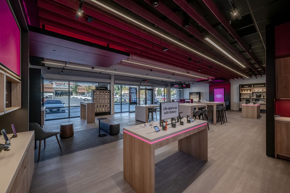Interior photo of T-Mobile Store at 324th & Pacific Highway, Federal Way, WA
