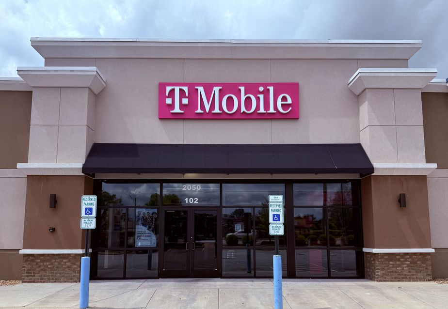 Exterior photo of T-Mobile Store at Skibo Rd & Chason Ridge Dr, Fayetteville, NC