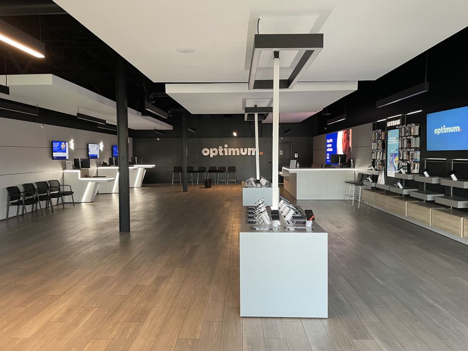  Alexandria 8548 Inside Store.jpg 