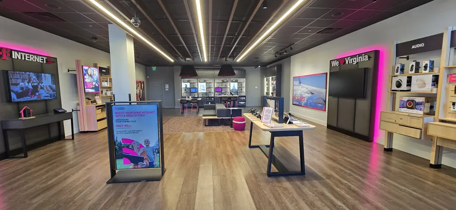  Interior photo of T-Mobile Store at Dulles Retail Pl & Columbia Pl, Sterling, VA 