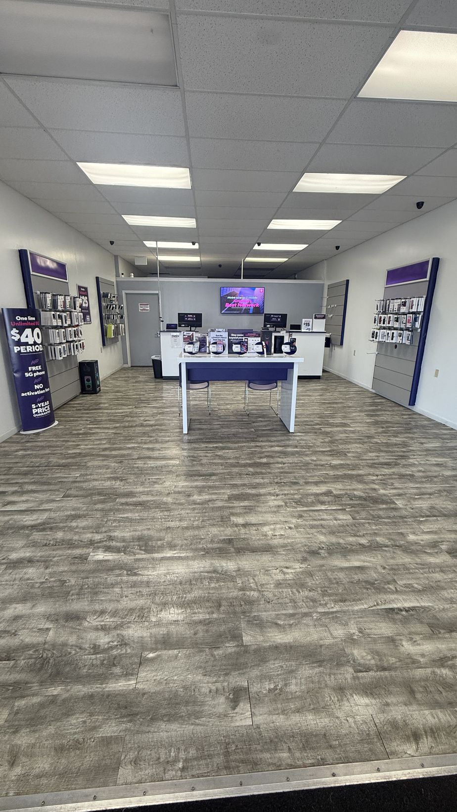 Metro by T-Mobile 3415 Pleasant Valley Blvd - 3415 Pleasant Valley Blvd