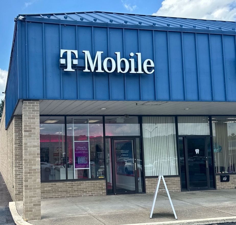 Exterior photo of T-Mobile Store at Baldwin Blvd & Orchard Dr, Shamokin Dam, PA
