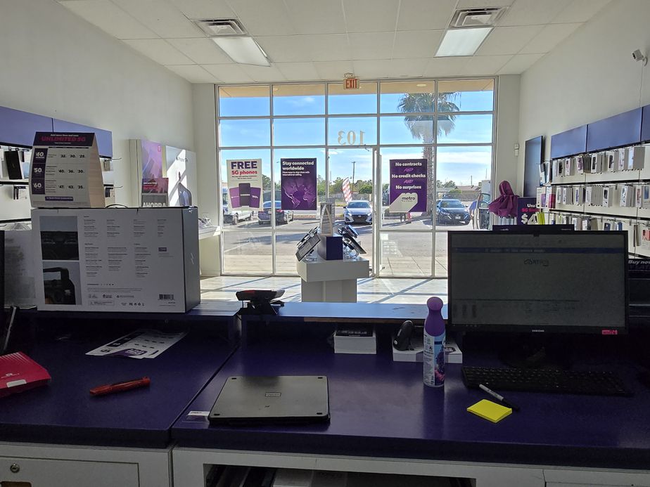 Metro by T-Mobile 8899 Alameda Ave - 8899 Alameda Ave 