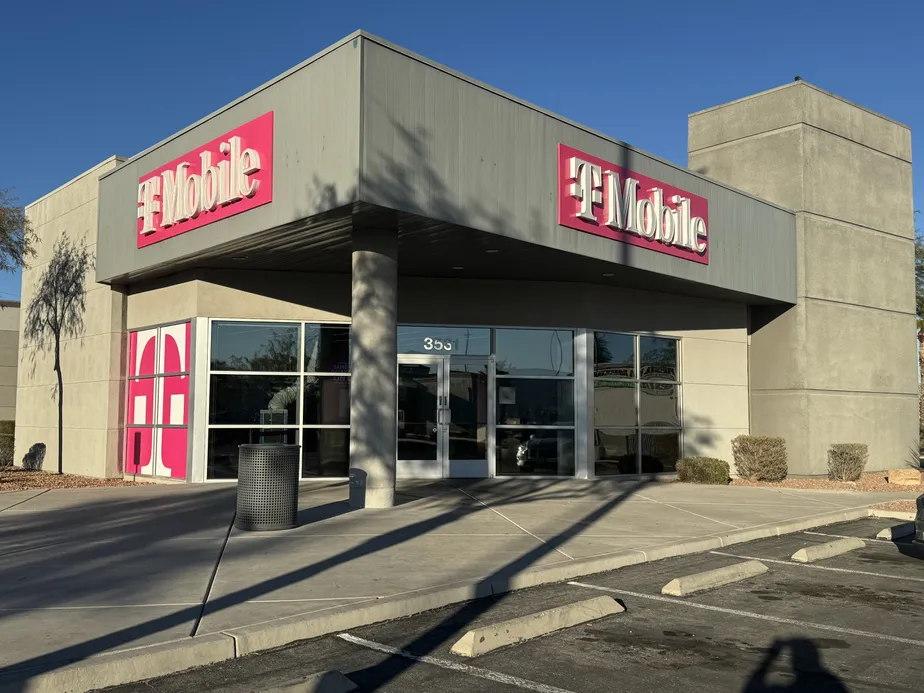  Exterior photo of T-Mobile Store at Rainbow & Spring Mountain, Las Vegas, NV 
