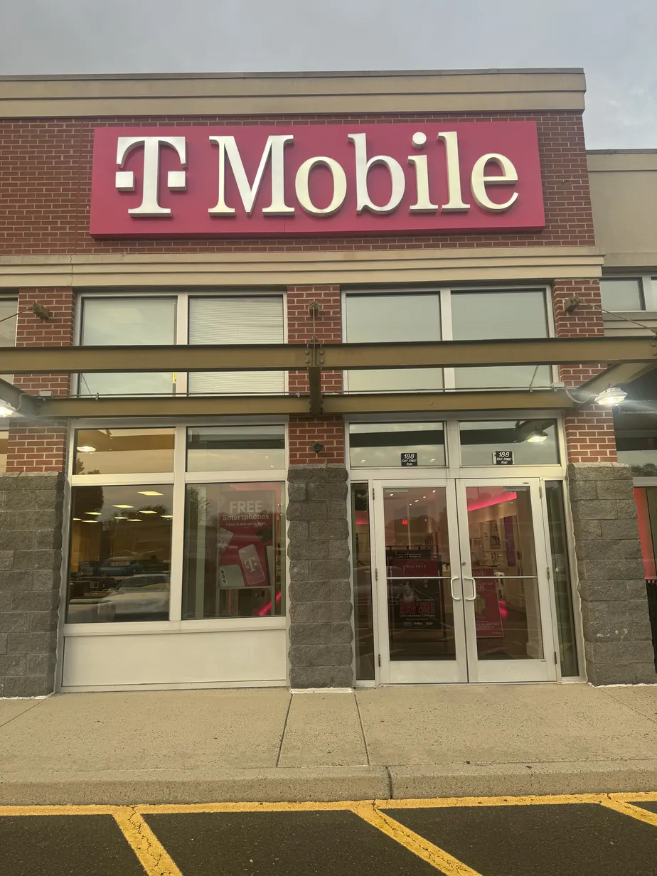  Exterior photo of T-Mobile Store at Lower Southampton Village, Feasterville Trevose, PA 