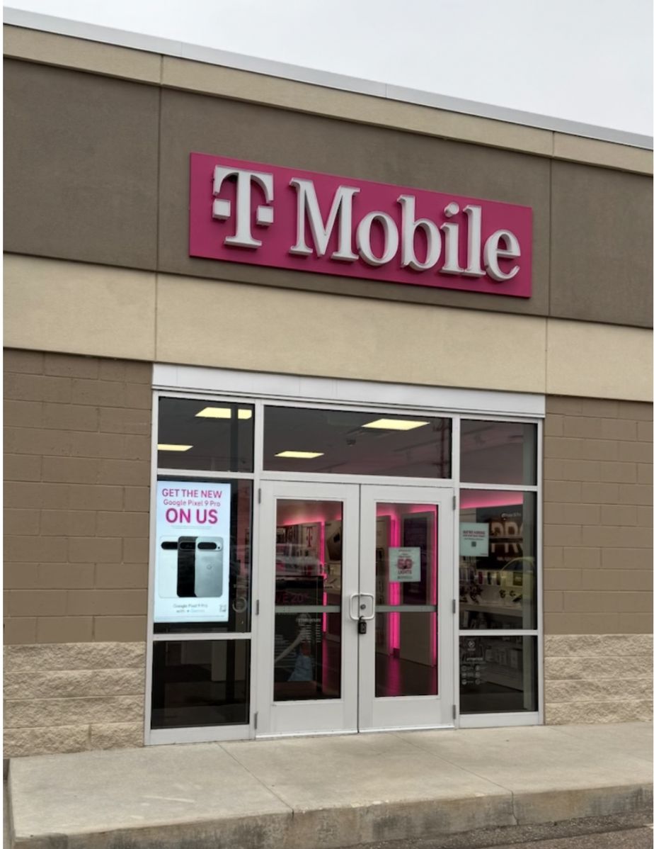 Exterior photo of T-Mobile Store at Kipp & Jefferson, Mason, MI