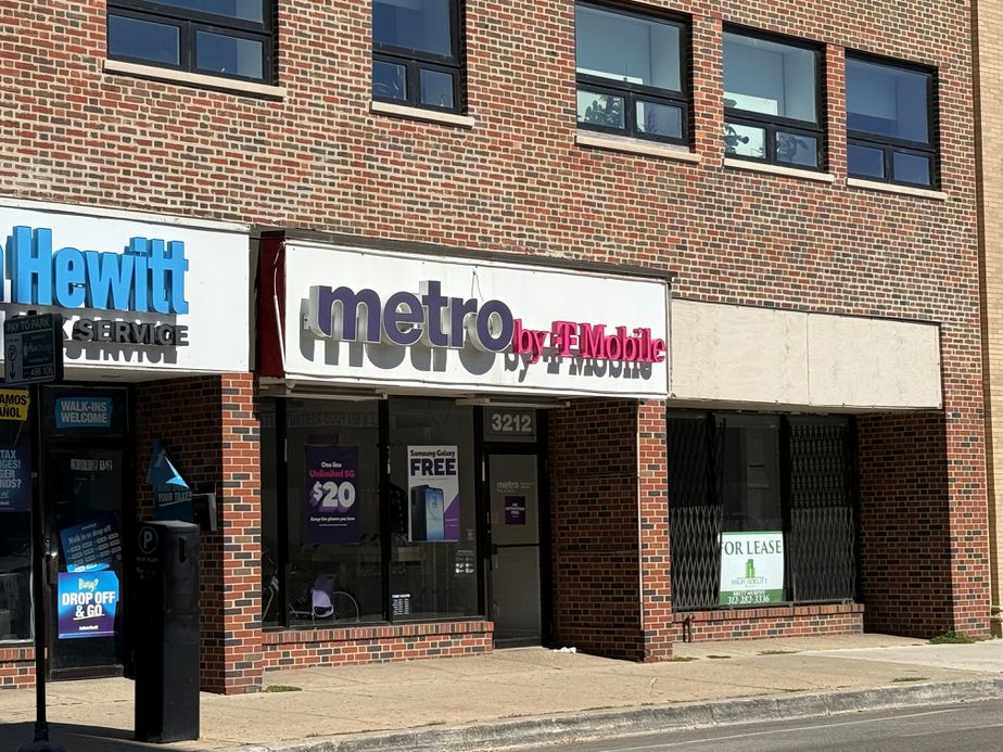 Metro by T-Mobile 3212 W Lawrence Ave - 3212 W Lawrence Ave 
