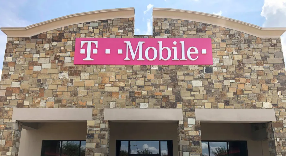 Exterior photo of T-Mobile store at 1960 & Cutten, Houston, TX