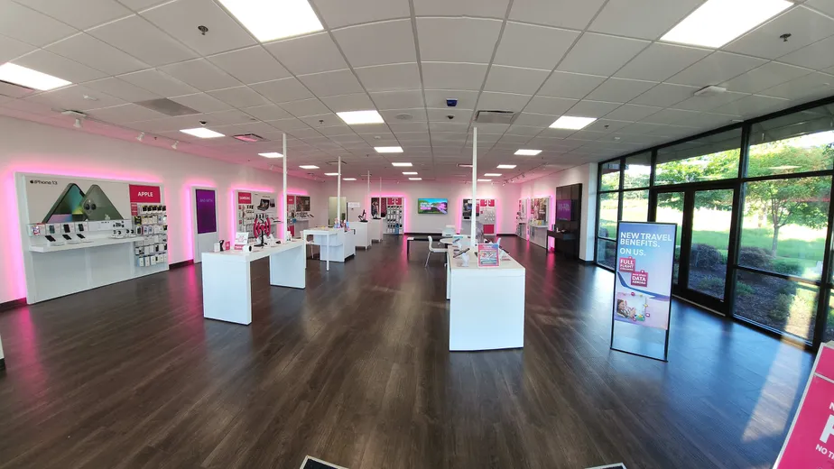 Interior photo of T-Mobile Store at Chenal Pkwy & Kanis Rd, Little Rock, AR