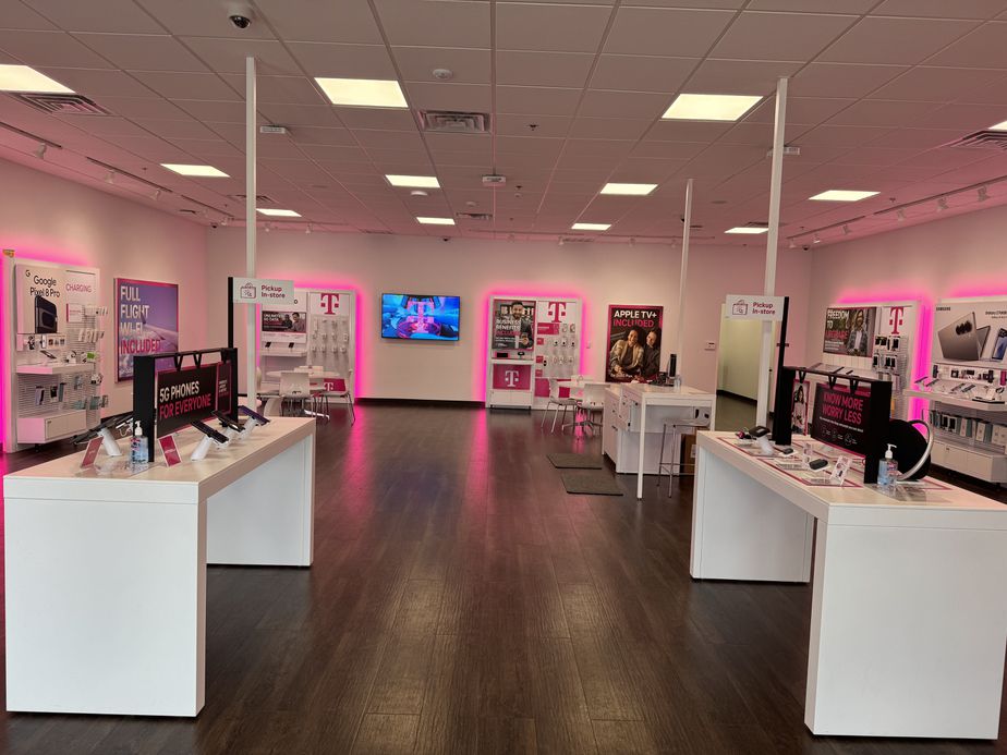 Interior photo of T-Mobile Store at W SW Loop 323 & Kinsey Dr, Tyler, TX
