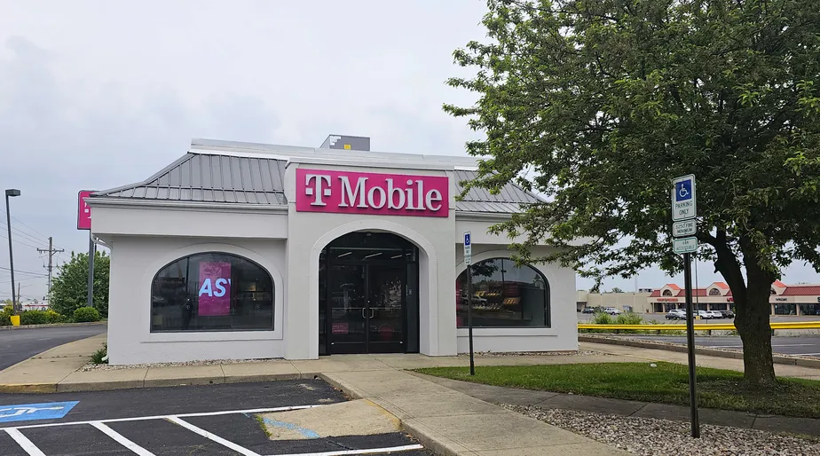 Foto del exterior de la tienda T-Mobile en Wagner & Russ, Greenville, OH