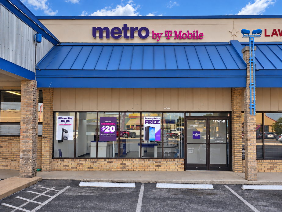 Metro by T-Mobile 11761 Blanco Rd - 11761 Blanco Rd 