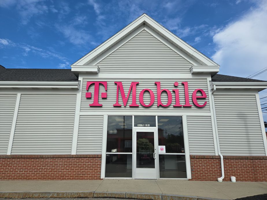 Exterior photo of T-Mobile Store at Biddeford, ME, Biddeford, ME