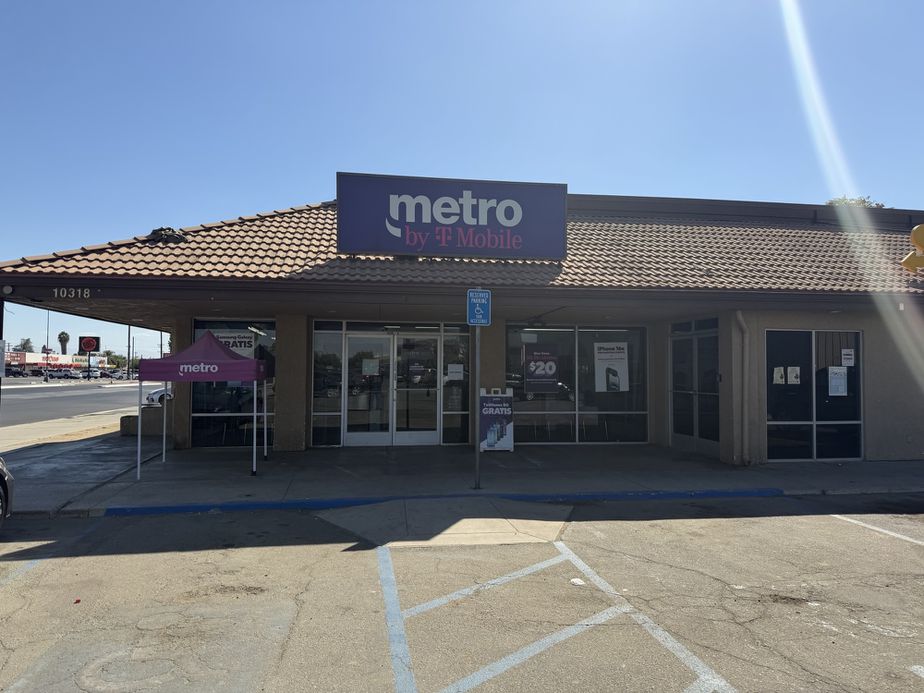 Metro by T-Mobile 10318 Main St - 10318 Main St 