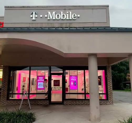 Exterior photo of T-Mobile store at Bloomingdale & Bell Shoals Rd 2, Brandon, FL