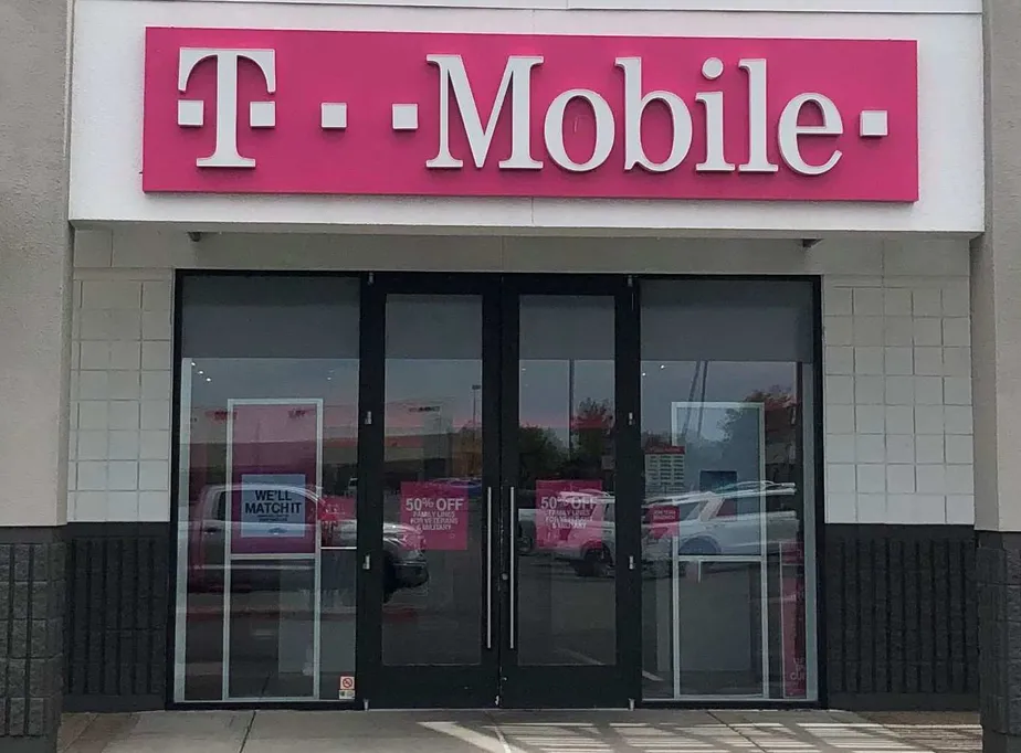 Exterior photo of T-Mobile store at 59th Ave & Bell Rd, Glendale, AZ
