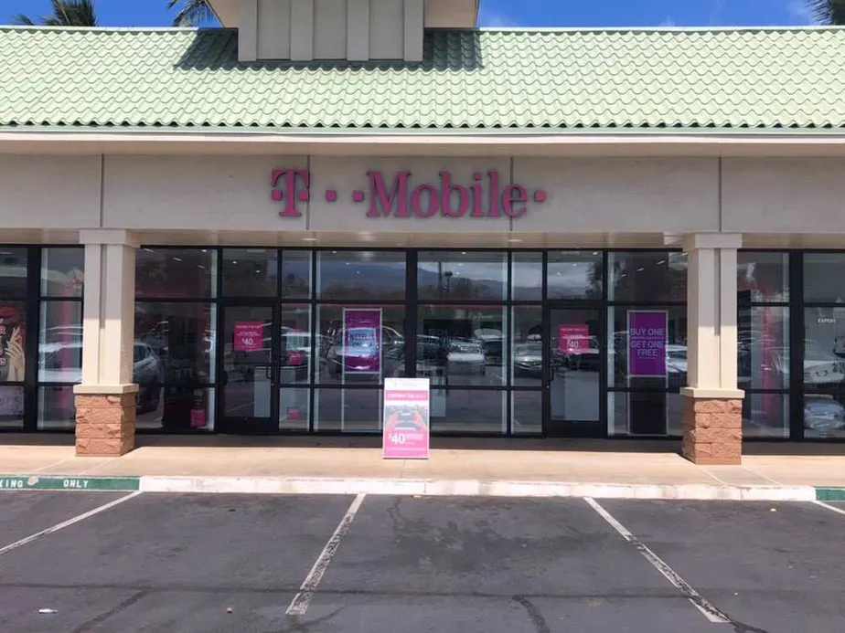 Exterior photo of T-Mobile store at Pi'ikea & Liloa, Kihei, HI