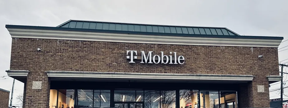  Exterior photo of T-Mobile Store at Richmond Ave & Nome Ave, Staten Island, NY 
