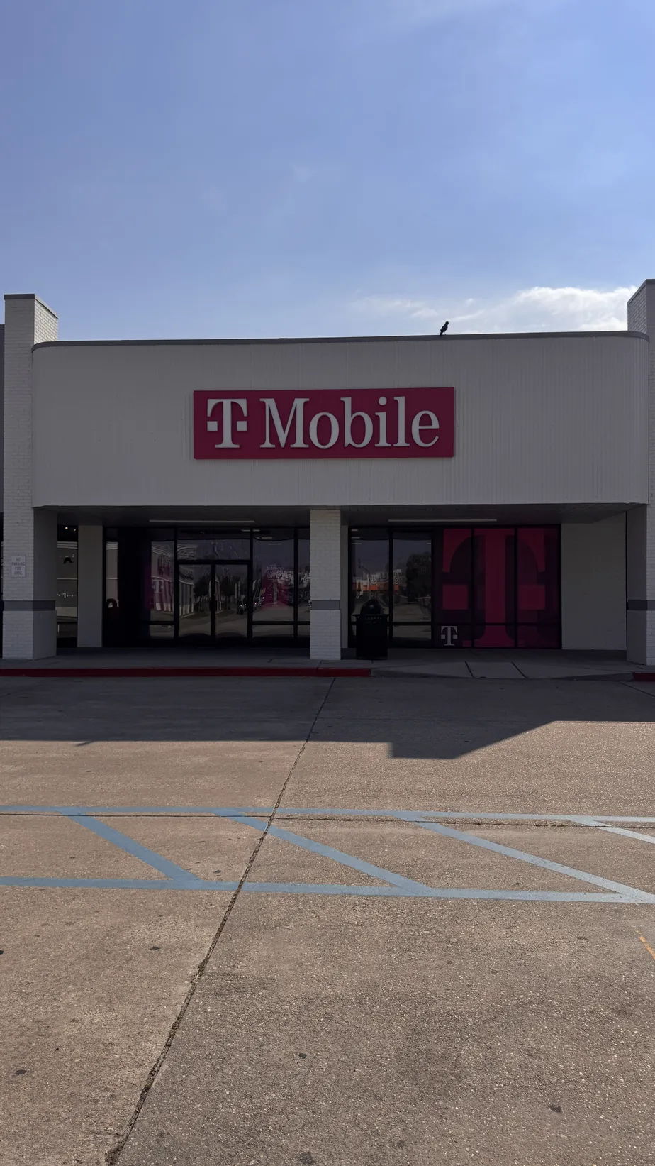  Exterior photo of T-Mobile Store at N Airline Hwy & S Airline Hwy, Gonzales, LA 