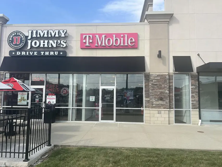 Exterior photo of T-Mobile Store at Tommy Henrich & Federal, Massillon, OH 